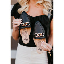 Load image into Gallery viewer, Rollasole- Downtown Girl
