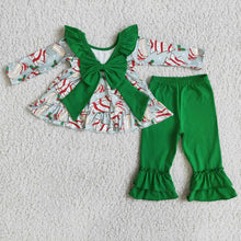 Load image into Gallery viewer, Tree Cake Green Ruffle Set
